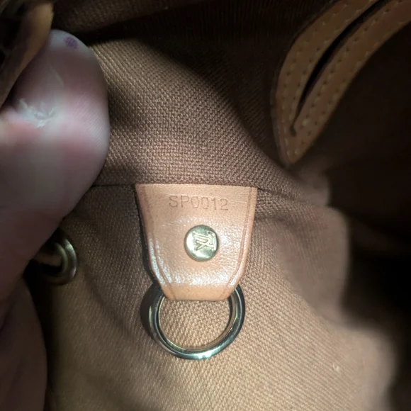 LV Monogram backpack - SP0012 - Has Alot Of Life Left!! - Picture 6 of 16